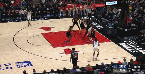 ?妹走步！波杰姆妙传反击 巴特勒垫步暴扣！