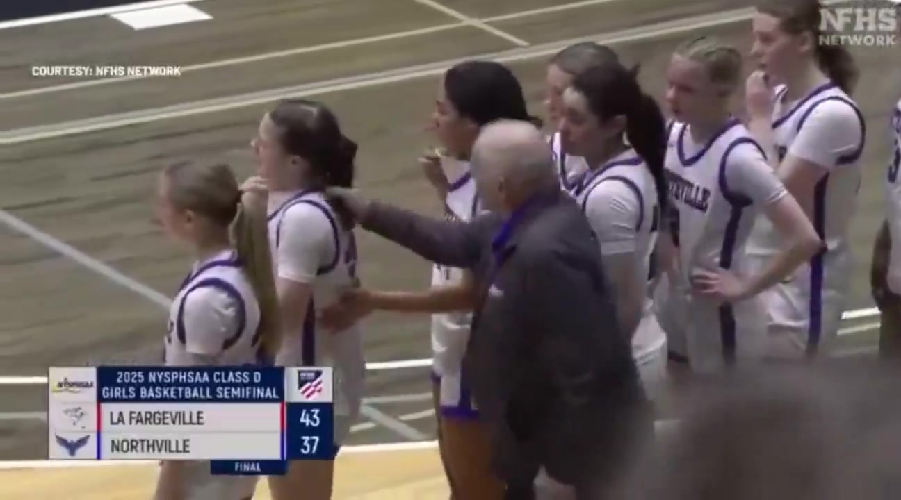 ?为老不尊！81岁高中教练输球后大怒?猛拽女球员马尾+辱骂