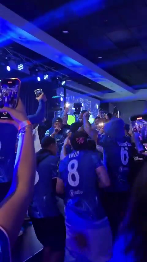 其实我是歌手?马杜埃凯激情唱跳rap，切尔西全员台下一起嗨